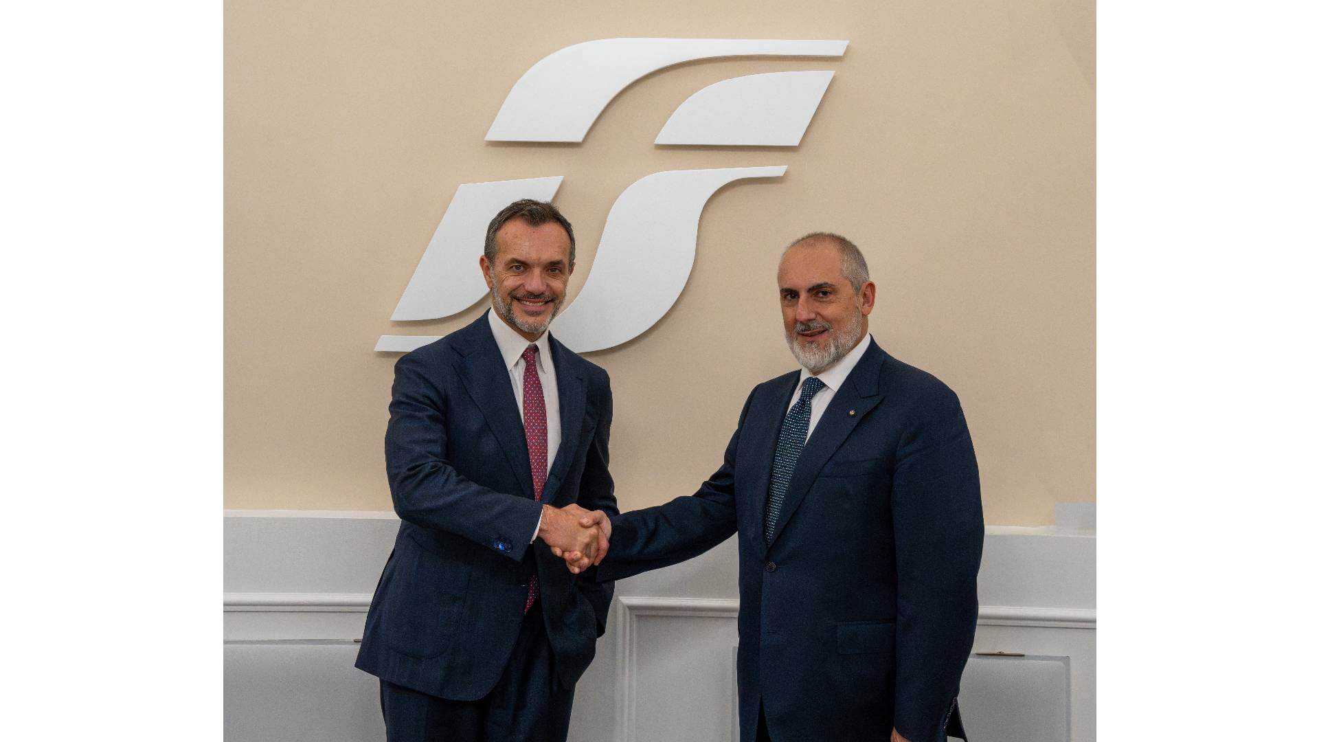 Vincenzo Esposito, AD di Microsoft Italia e Stefano Donnarumma, AD del gruppo FS